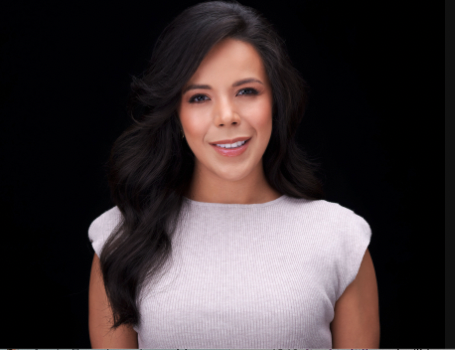 Daniela headshot